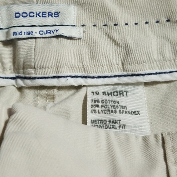 4 pair of Dockers. Sz 10 short. - Picture 4 of 8